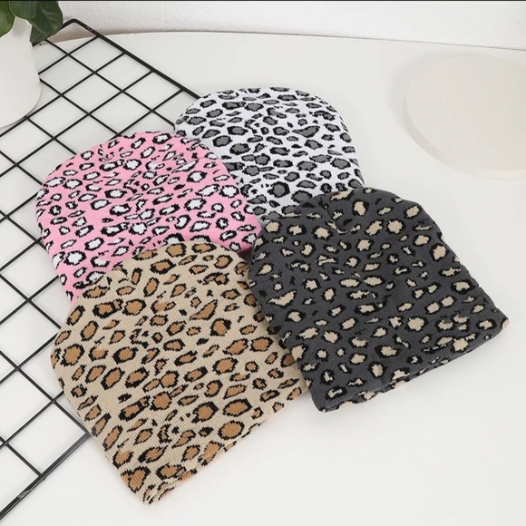 Leopard Print Beanie White Grey - Picture 9 of 12